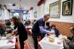 Robin Hood Restaurant Helps Spain&#039;s Strugglers