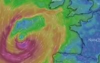 Unseasonal Weather Heads For Cornwall